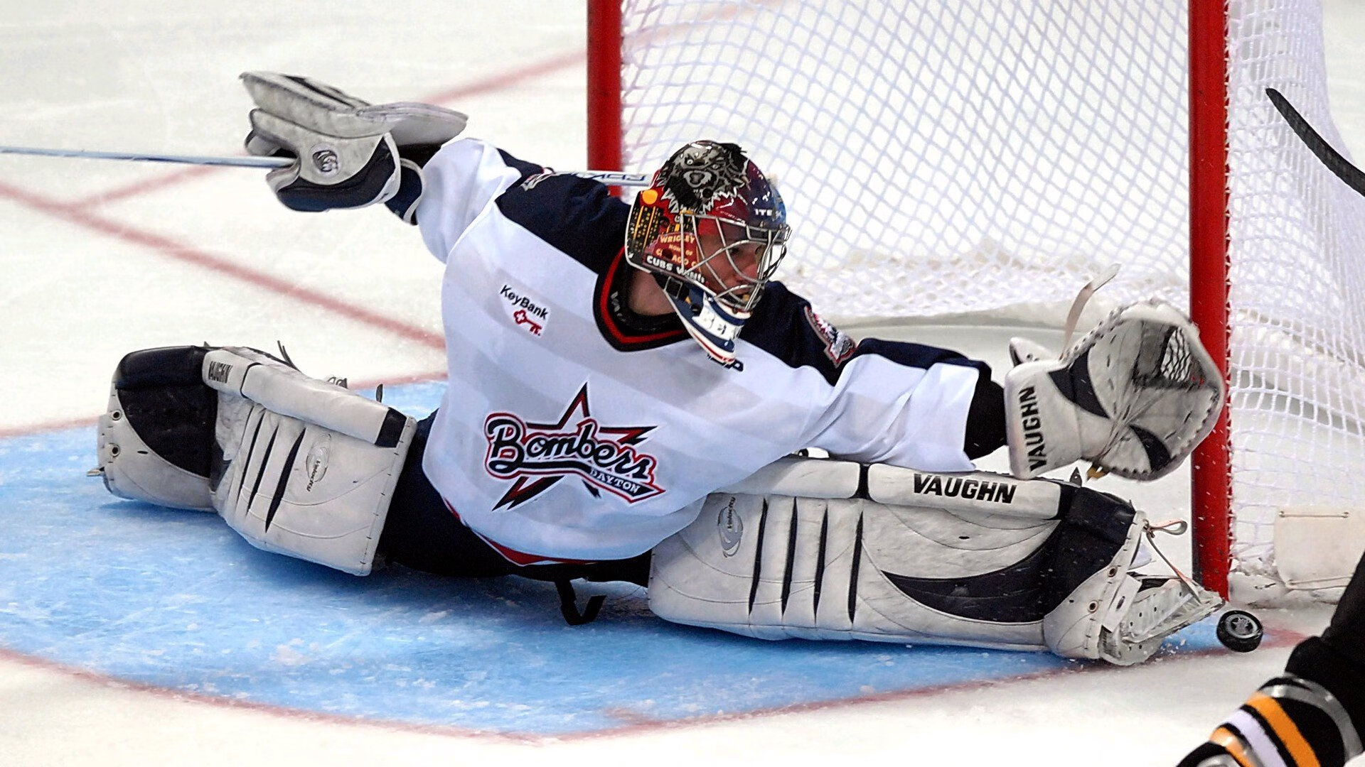 开云体育官方网入口-中超球队防守反击战术奏效明显,足球中的防守反击战术